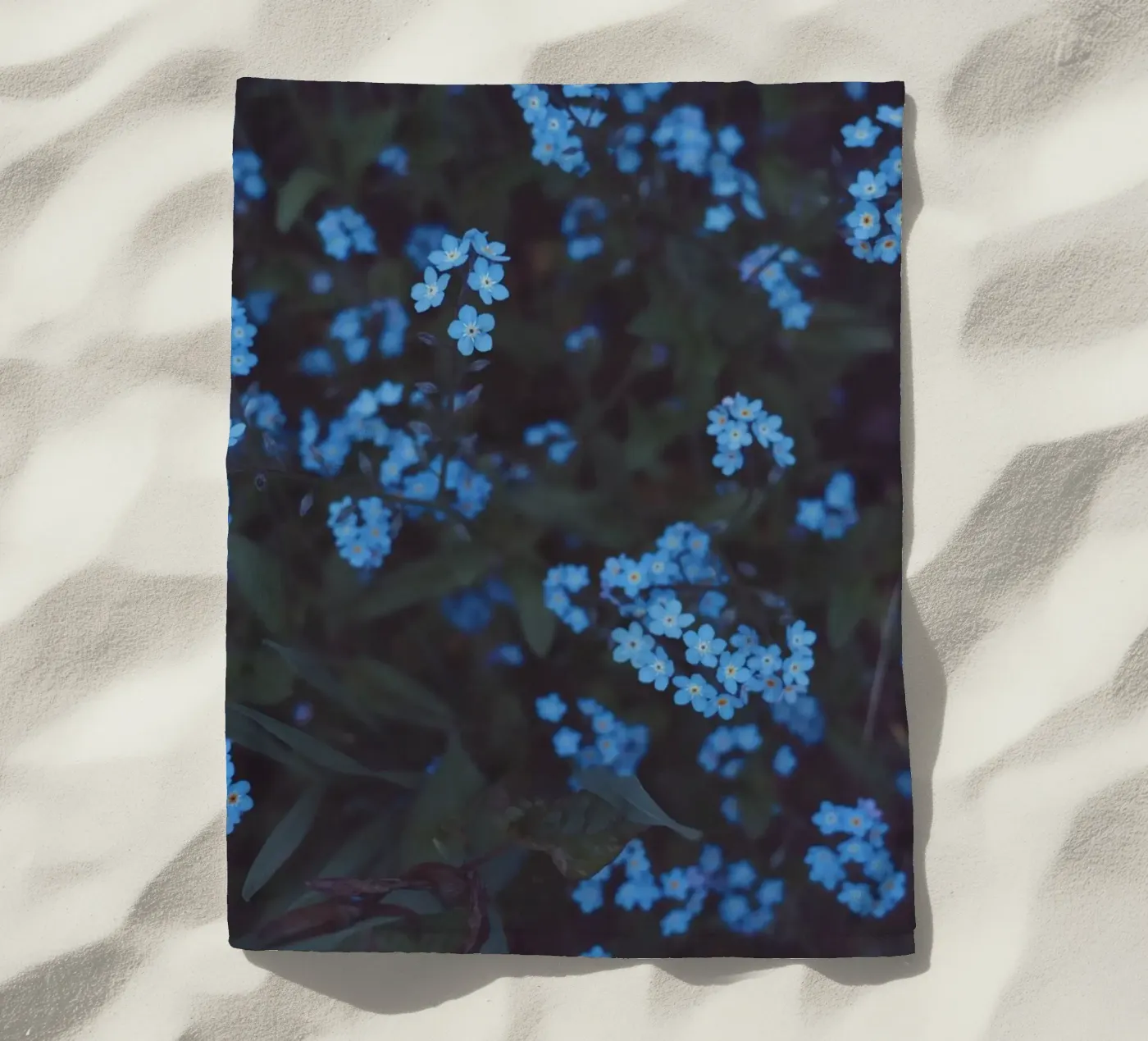 Moonlight Strandtuch von Morgan Kendall