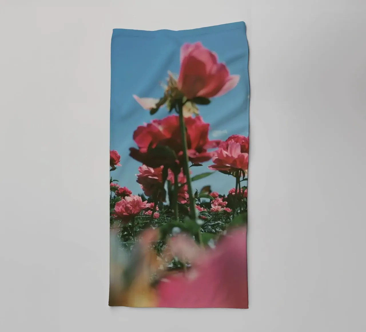 Through the Fields asciugamano da bagno da Morgan Kendall