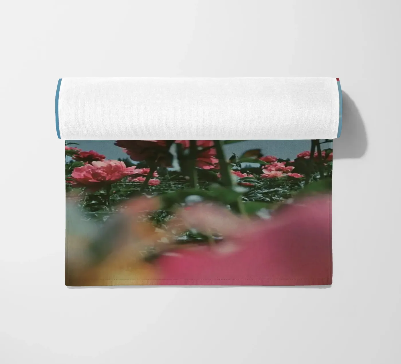 Through the Fields serviette de plage de Morgan Kendall