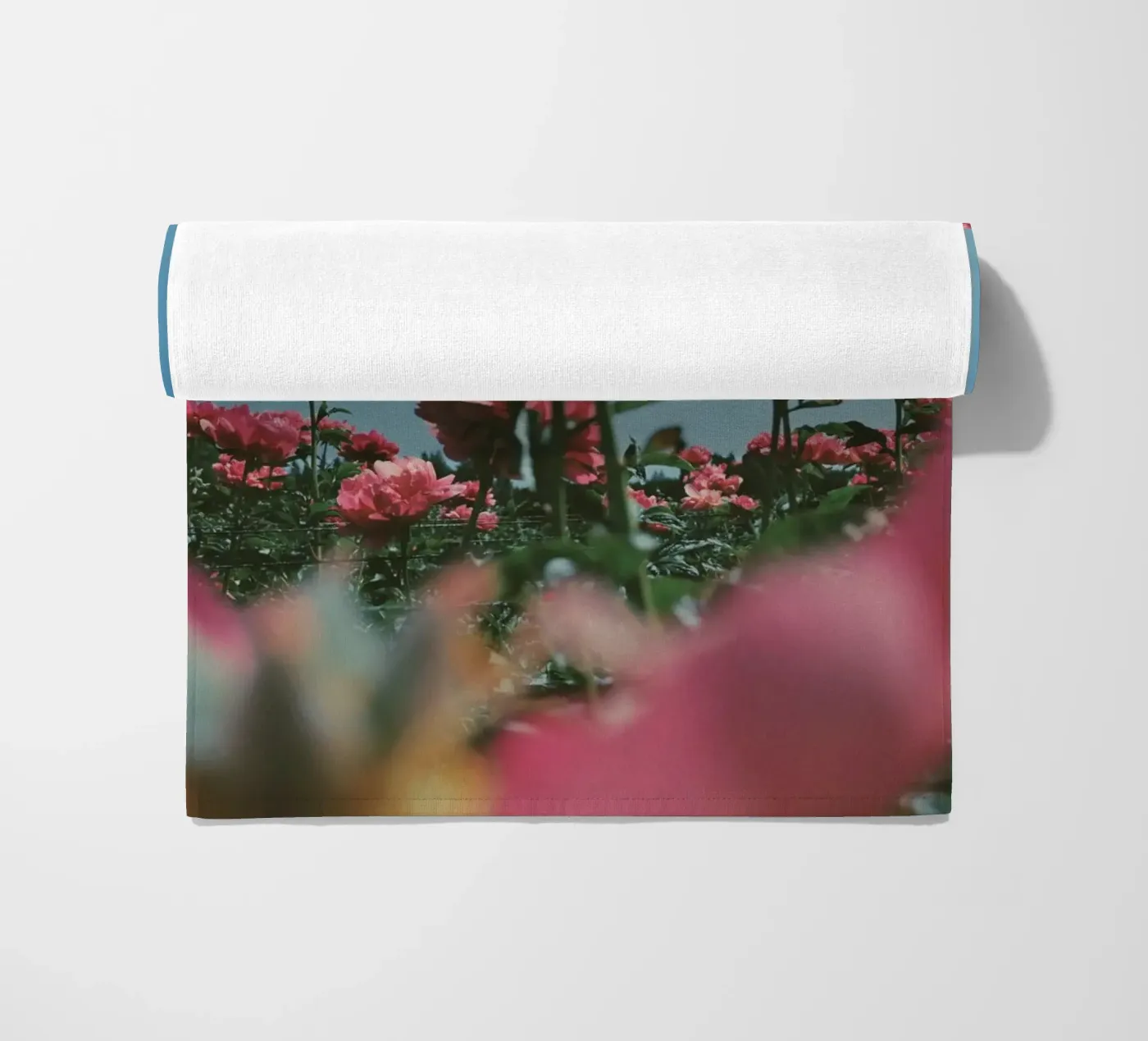 Through the Fields serviette de plage de Morgan Kendall