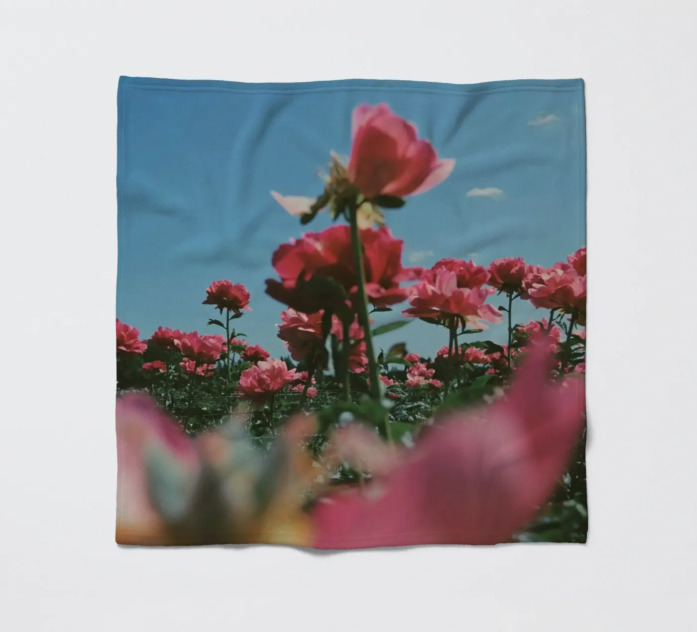 Through the Fields coperta in pile da Morgan Kendall