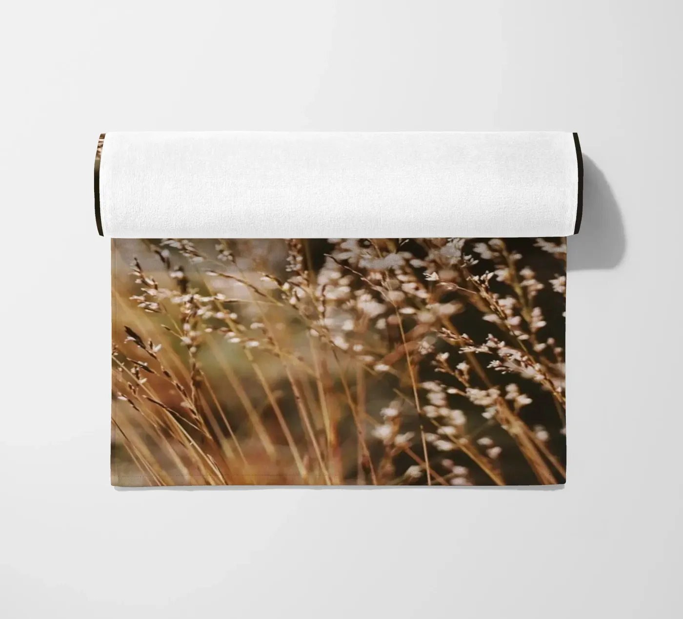 Sunshower Strandtuch von Morgan Kendall