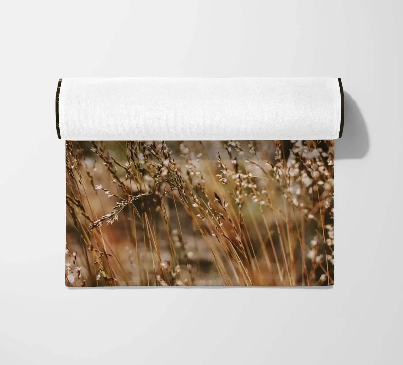 Sunshower Strandtuch von Morgan Kendall