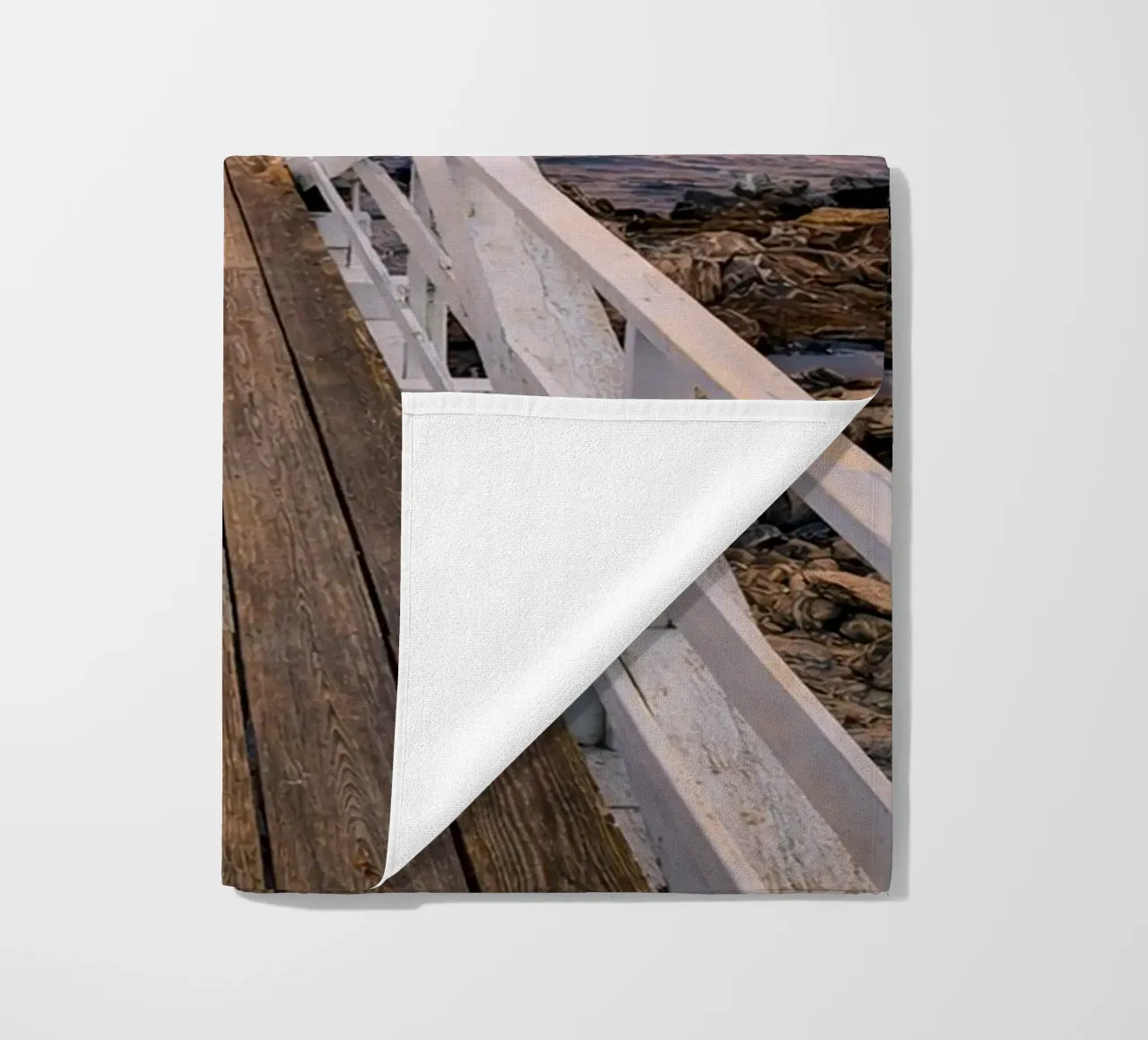 lighthouse telo mare da the gunduls