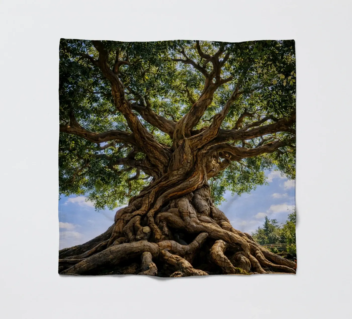 old tree Fleecedecke von the gunduls
