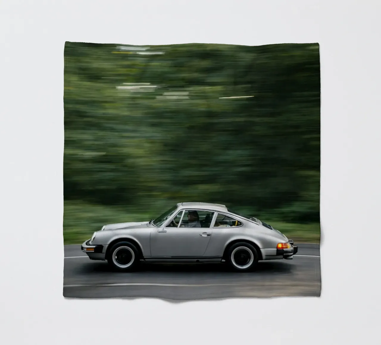 vintage old car Fleecedecke von the gunduls