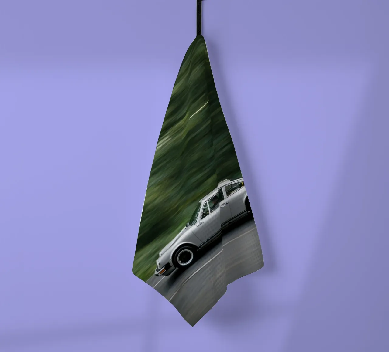 vintage old car Geschirrtuch von the gunduls