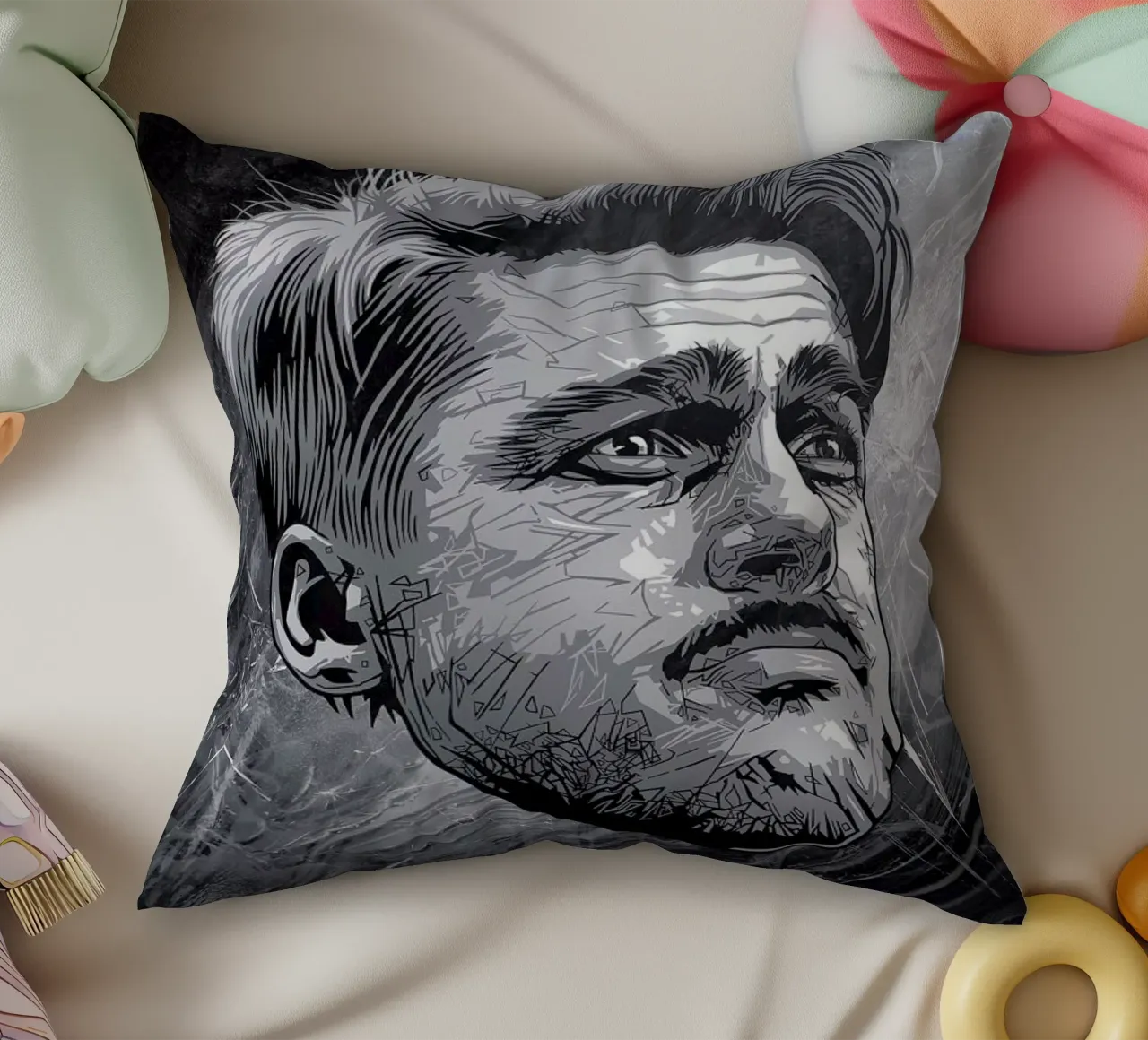 Aldo Raine cuscino da Tomasz Zawistowski