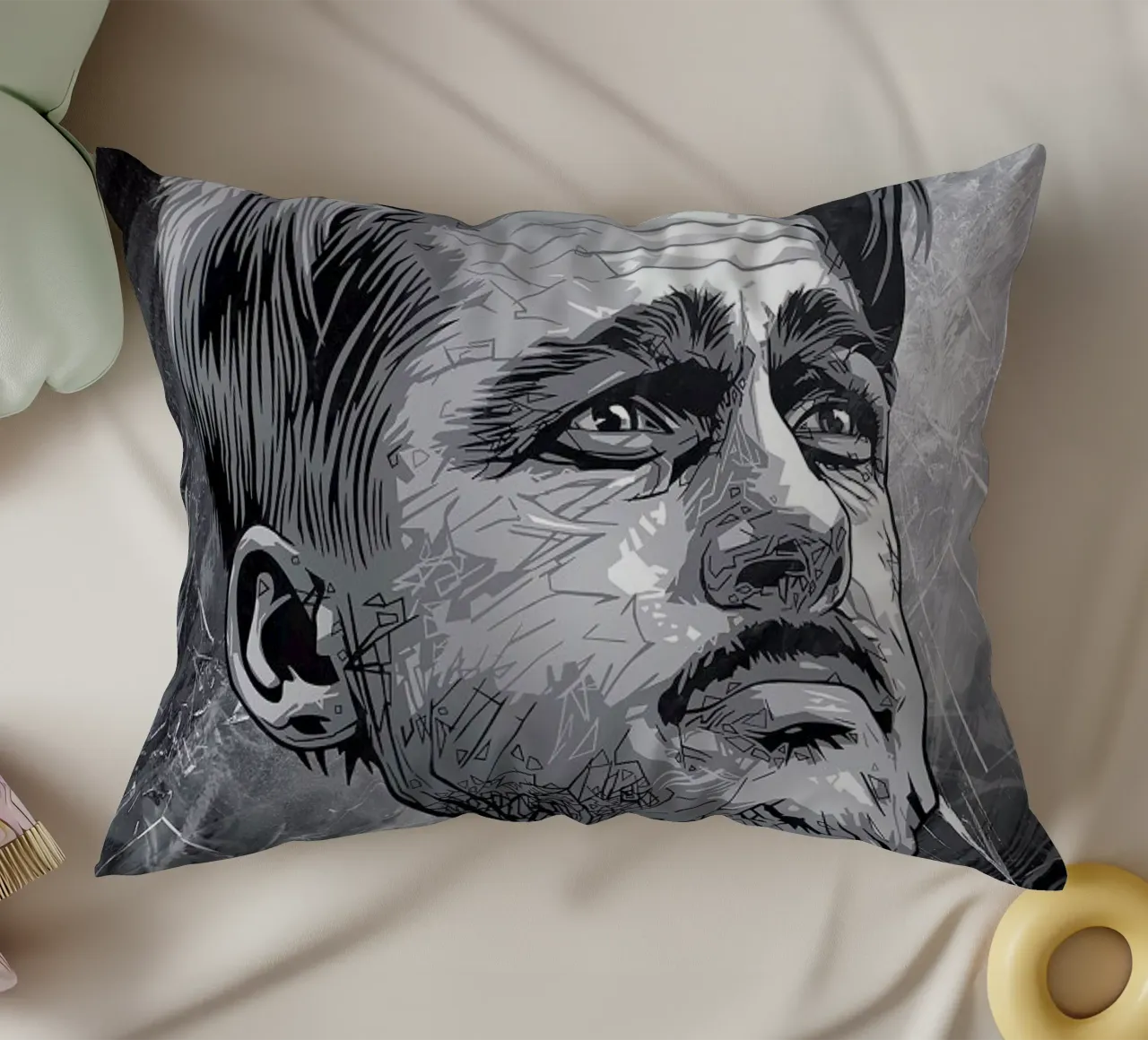 Aldo Raine cuscino da Tomasz Zawistowski