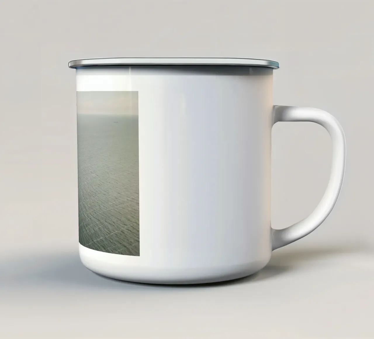 The Baltic Sea tazza in smalto da Marc Gruninger