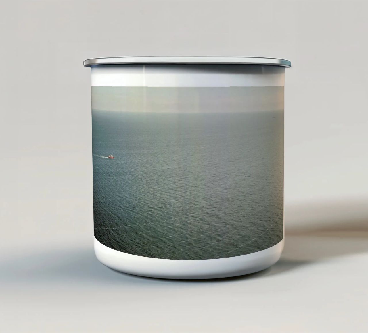 The Baltic Sea tazza in smalto da Marc Gruninger