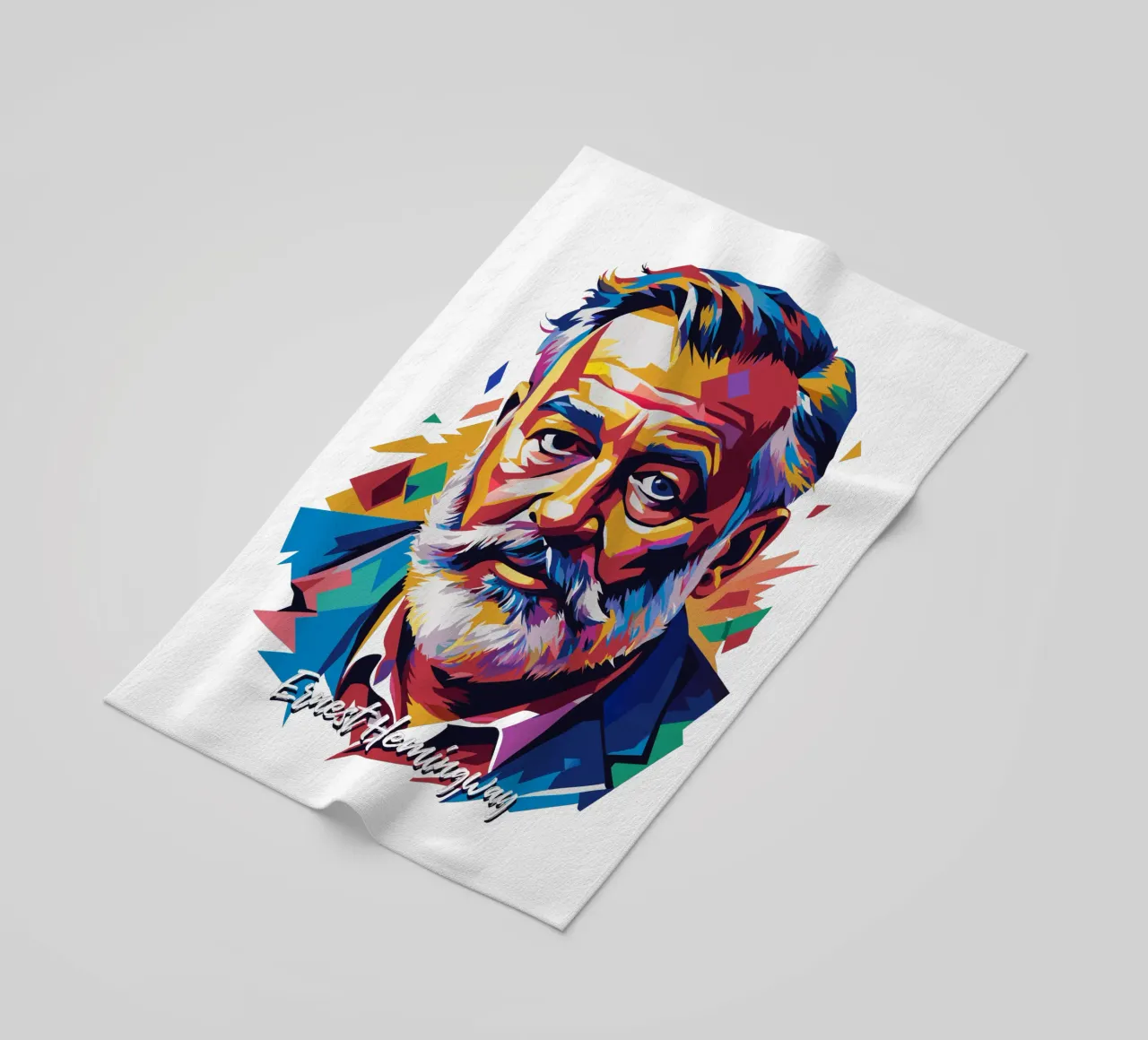 Ernest Hemingway in WPAP Pop Art Strandtuch von vectorartnesia