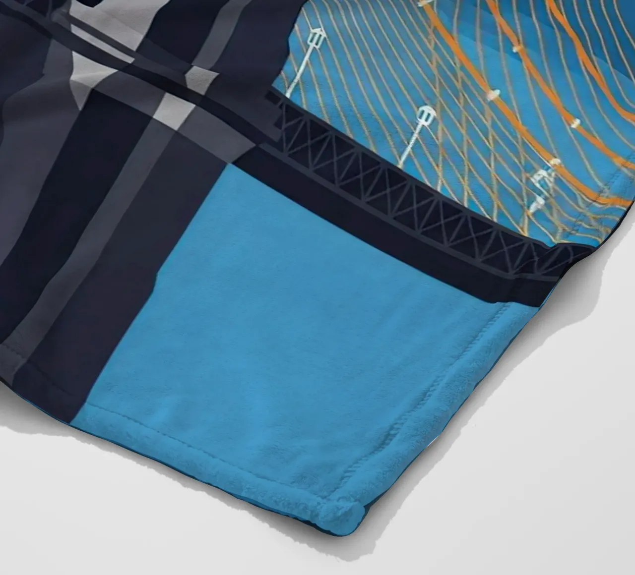 Iconic Cable-Stayed Bridge Fleecedecke von FlatPrint Studio