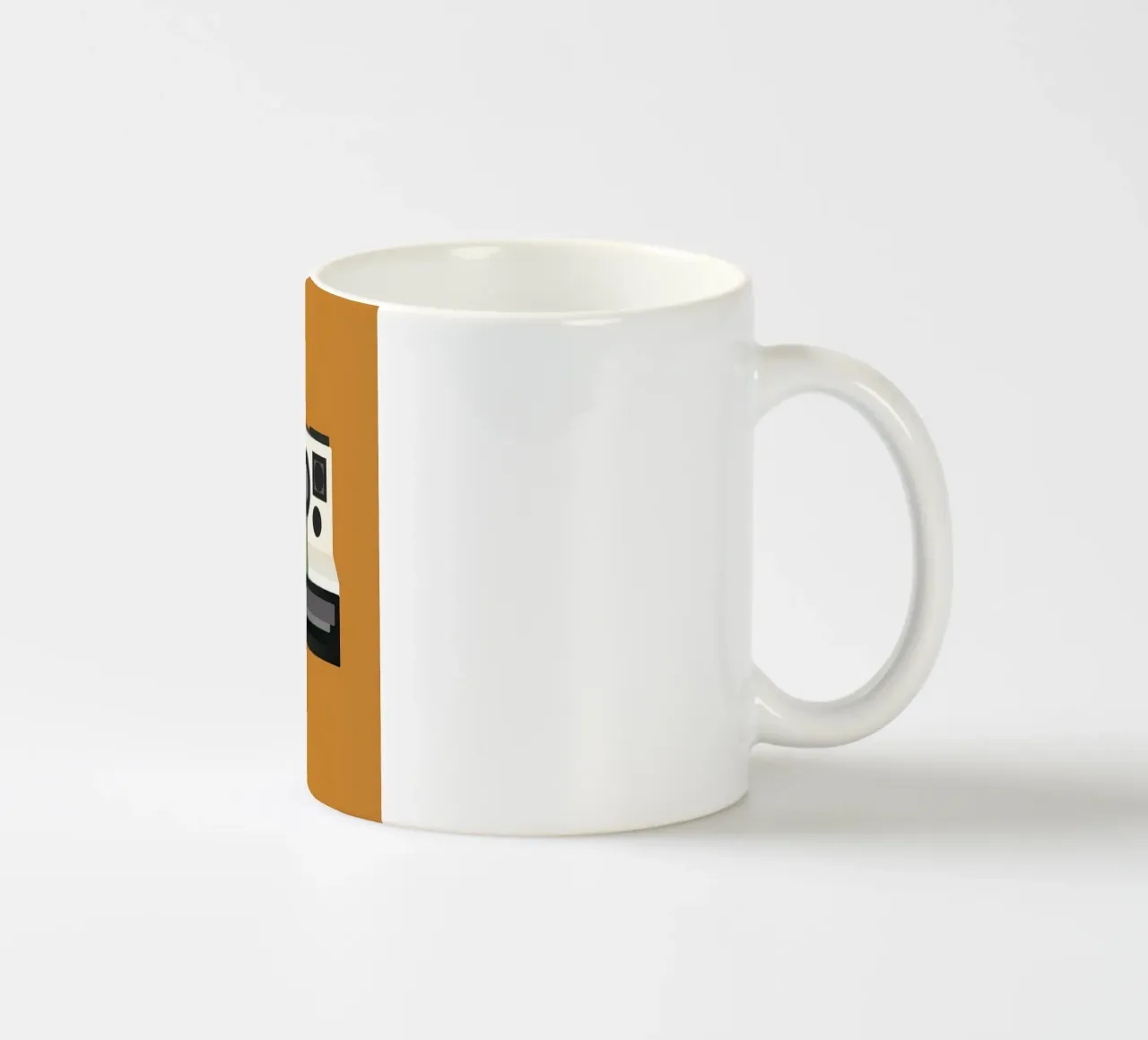 Retro Camera ceramic mug by Gerarldking Mellisa