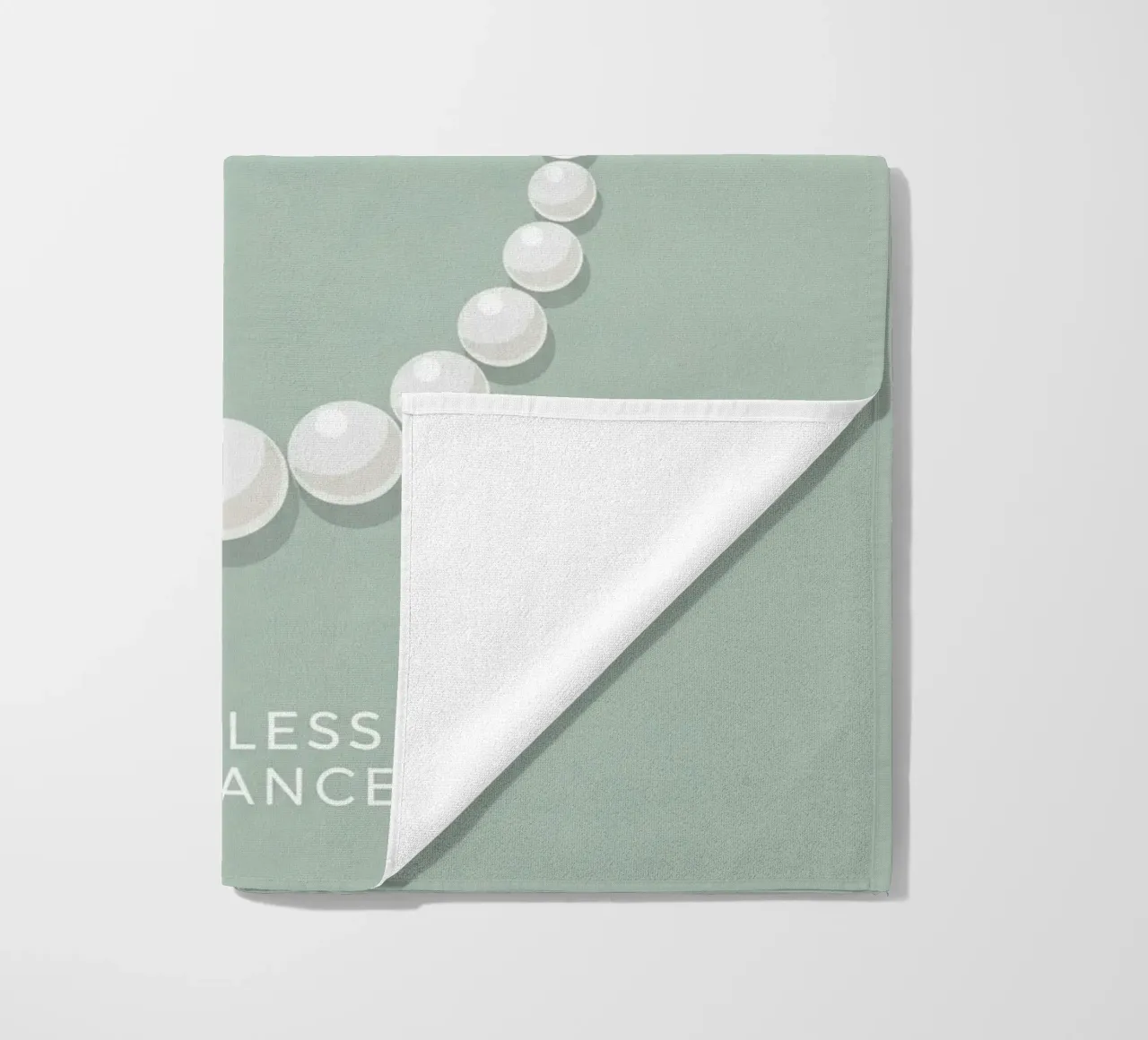 Zeitlose Eleganz Strandtuch von FlatPrint Studio