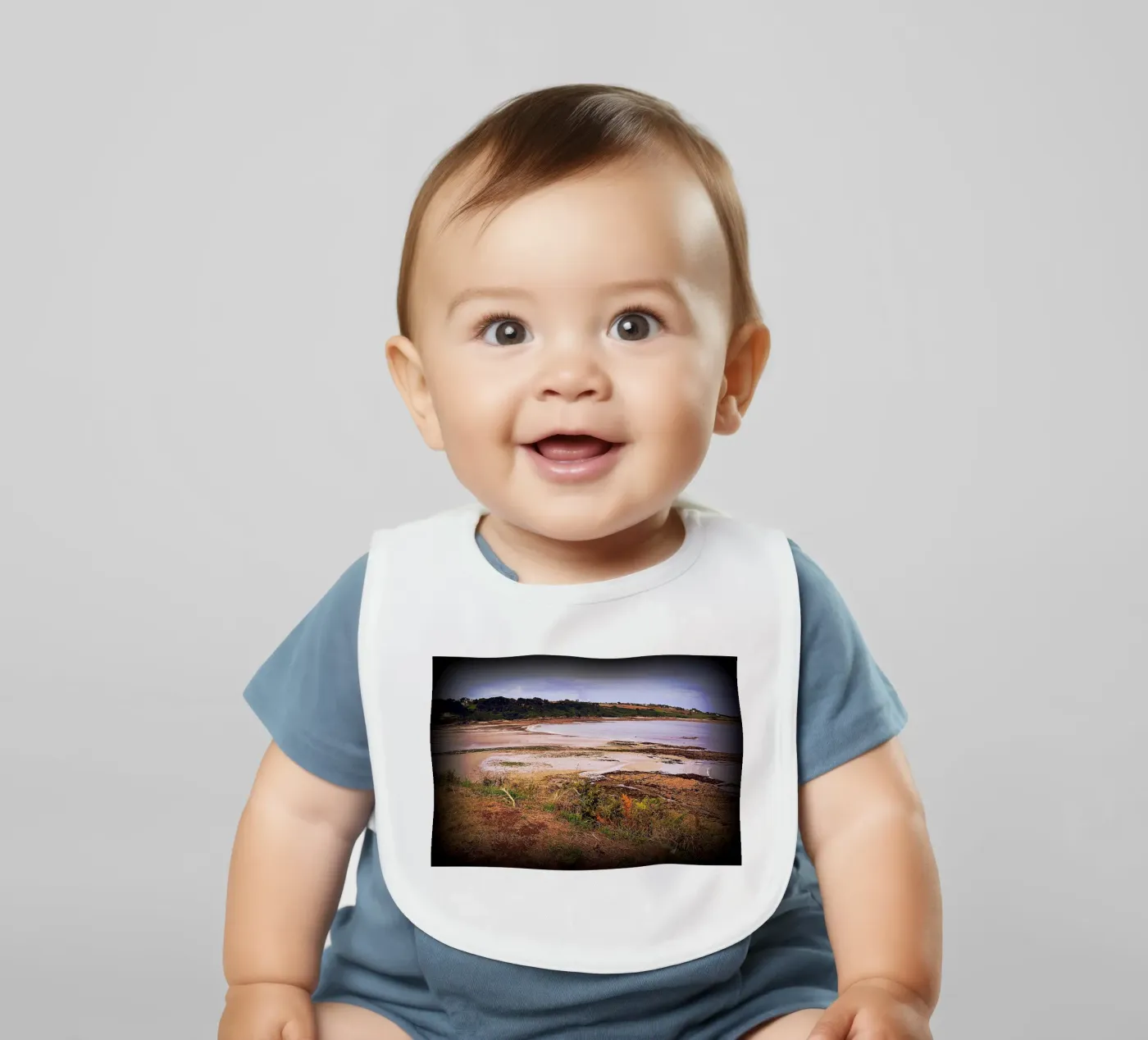 FAA2 baby bib by Thierry vobmann photography