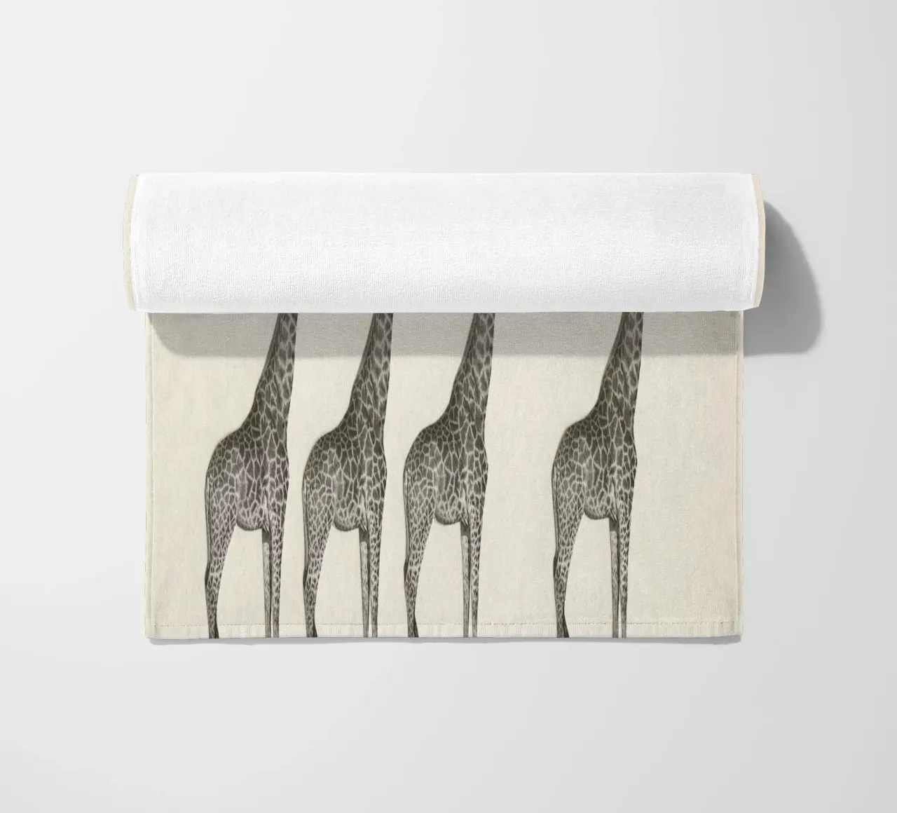 Balancing Act telo mare da Cassia Beck Collage