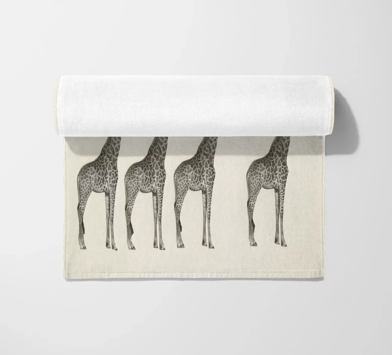 Balancing Act telo mare da Cassia Beck Collage