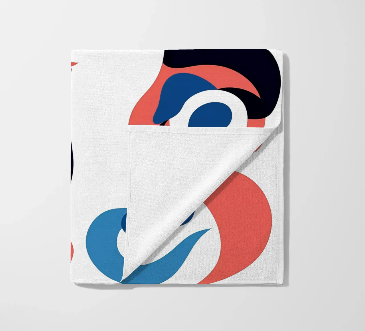 Portrait einer Seejungfrau | Pop-Art trifft auf Art Déco Strandtuch von Autofocus