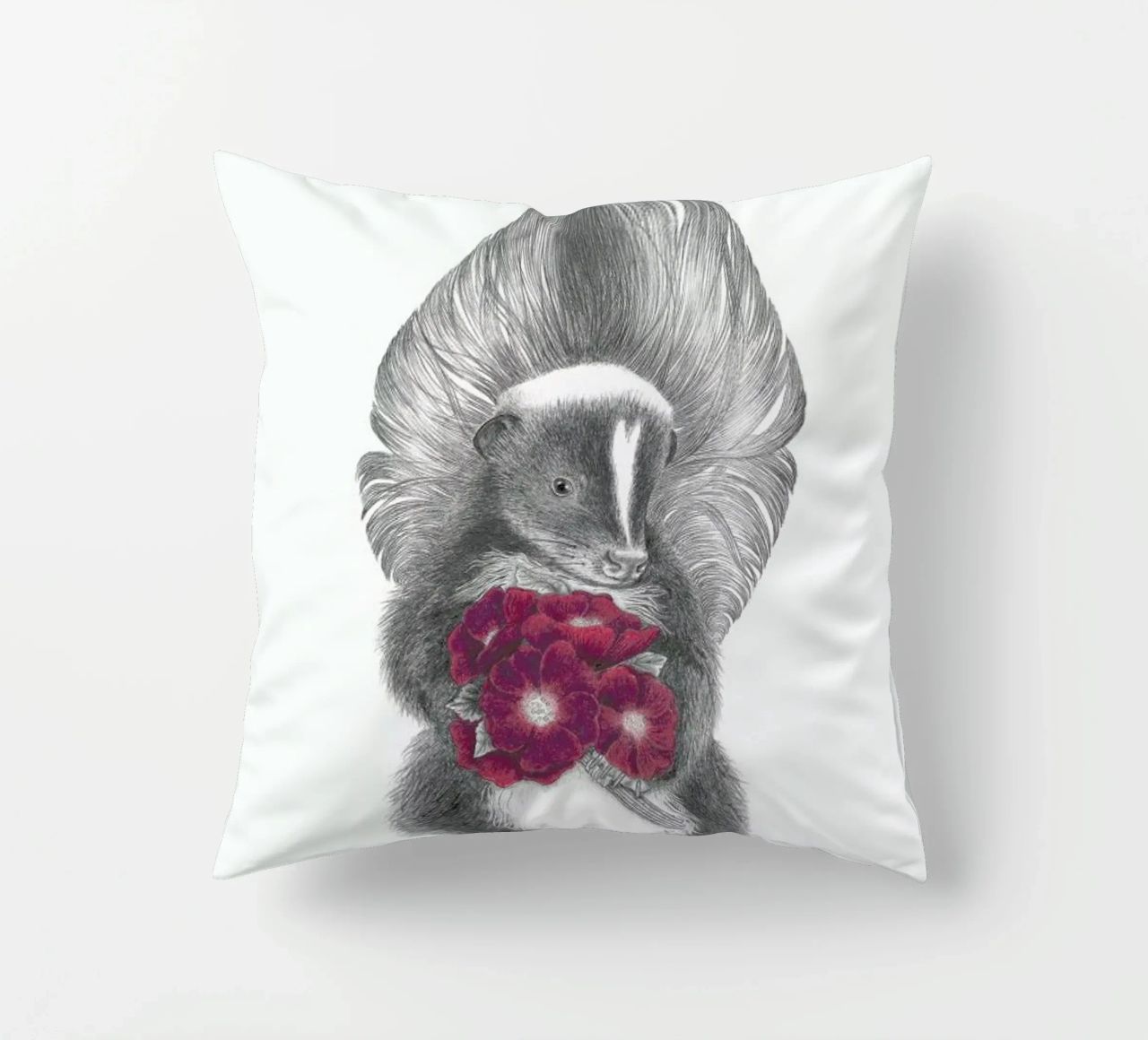 Scruffles Wigglebottom Skunk cuscino da Le Canot Rouge