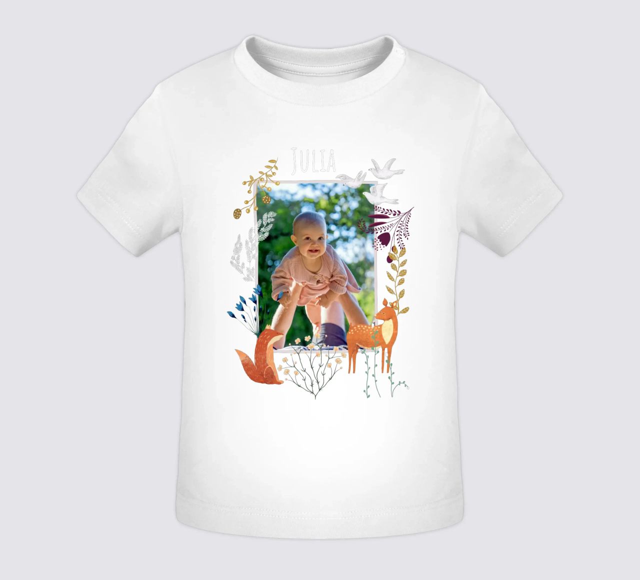 Personalized Baby Name Woodland Art: Fox, Deer, Flowers Baby T-Shirt von Studio Patruschka
