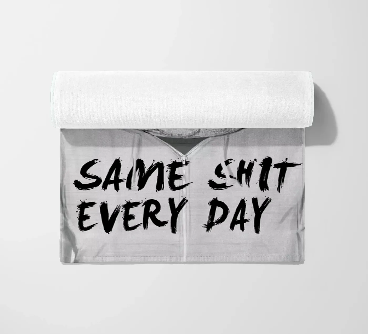 Same shit every day Strandtuch von Balazs Solti
