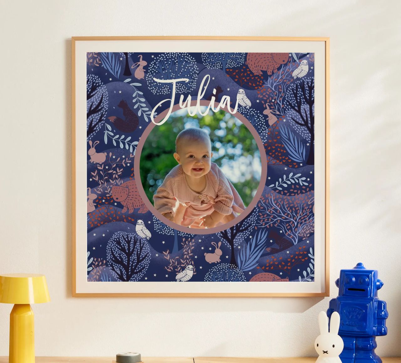 Personalisiertes Baby Name Foto Woodland Art: Kaninchen, Eule, Bär Poster von Studio Patruschka