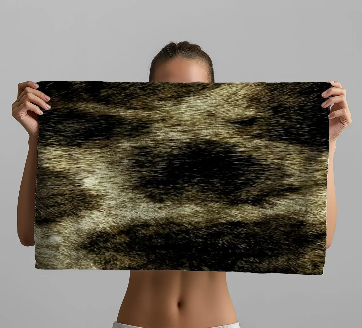 Giraffe towel by Ballack Art House