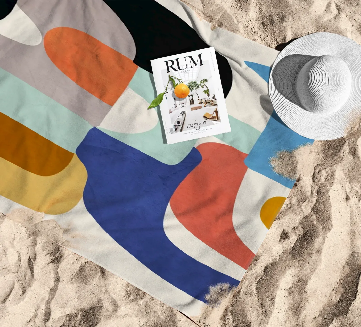 Shape Composition Strandtuch von ThingDesign