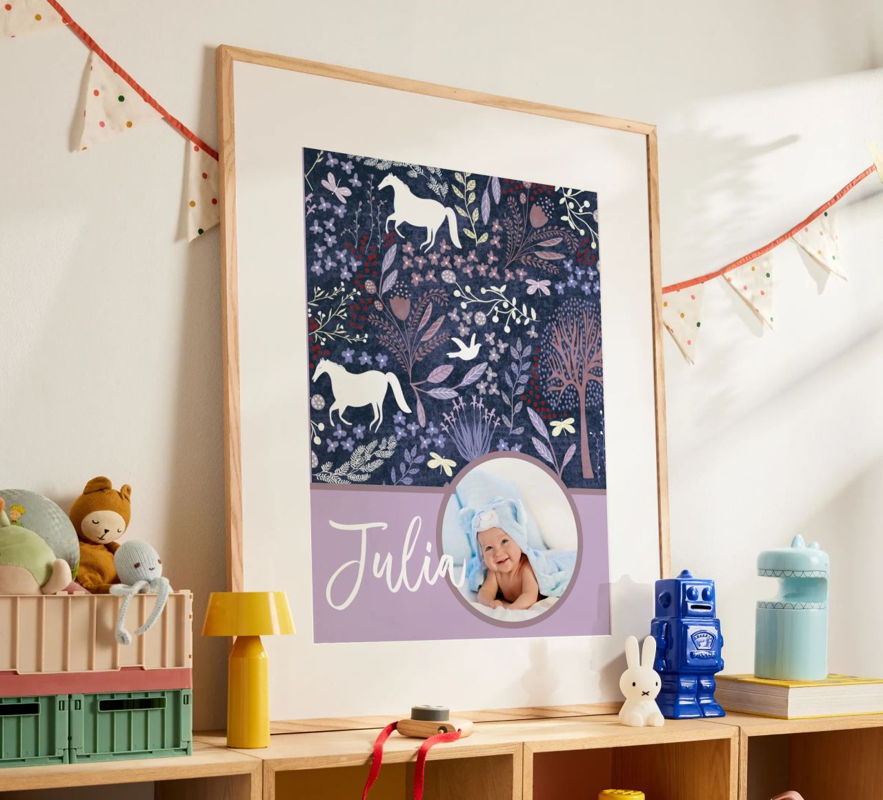 Personalisierte Baby Name Woodland Kunst: Pferde, Blumen, Bäume Poster von Studio Patruschka