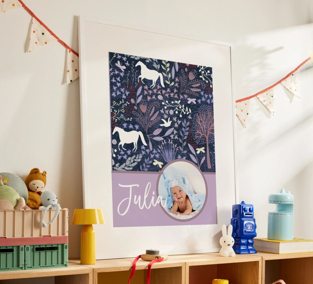 Personalisierte Baby Name Woodland Kunst: Pferde, Blumen, Bäume Poster von Studio Patruschka