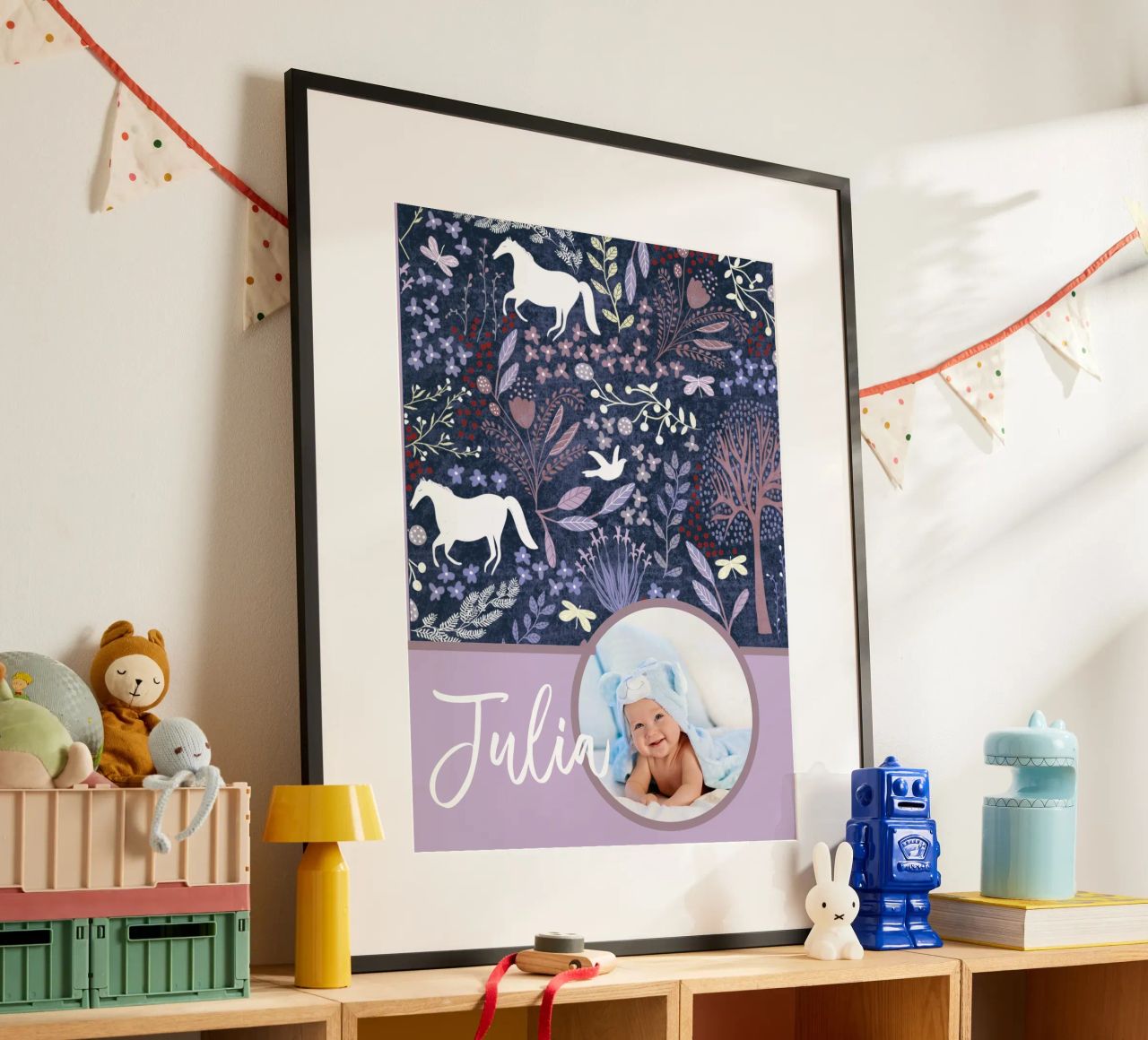 Personalisierte Baby Name Woodland Kunst: Pferde, Blumen, Bäume Poster von Studio Patruschka