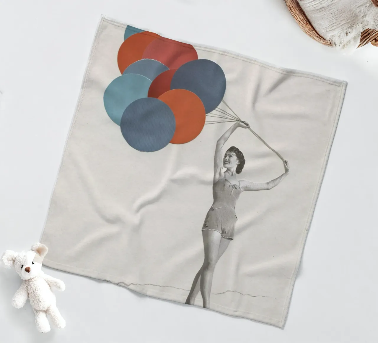 Luftballons Fleecedecke von Cassia Beck Collage