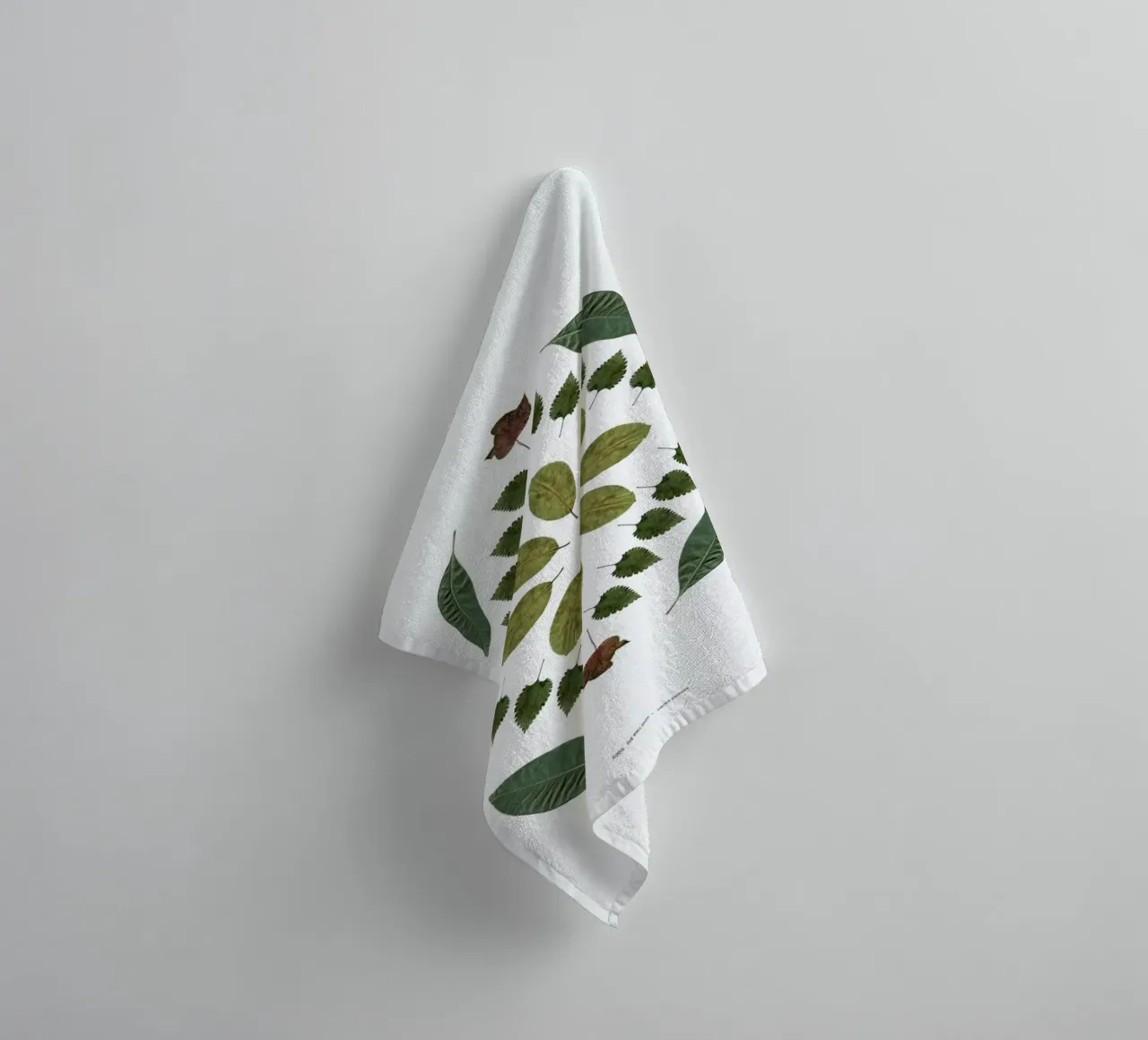 Botanicals 2 asciugamano da bagno da The Wall Shop