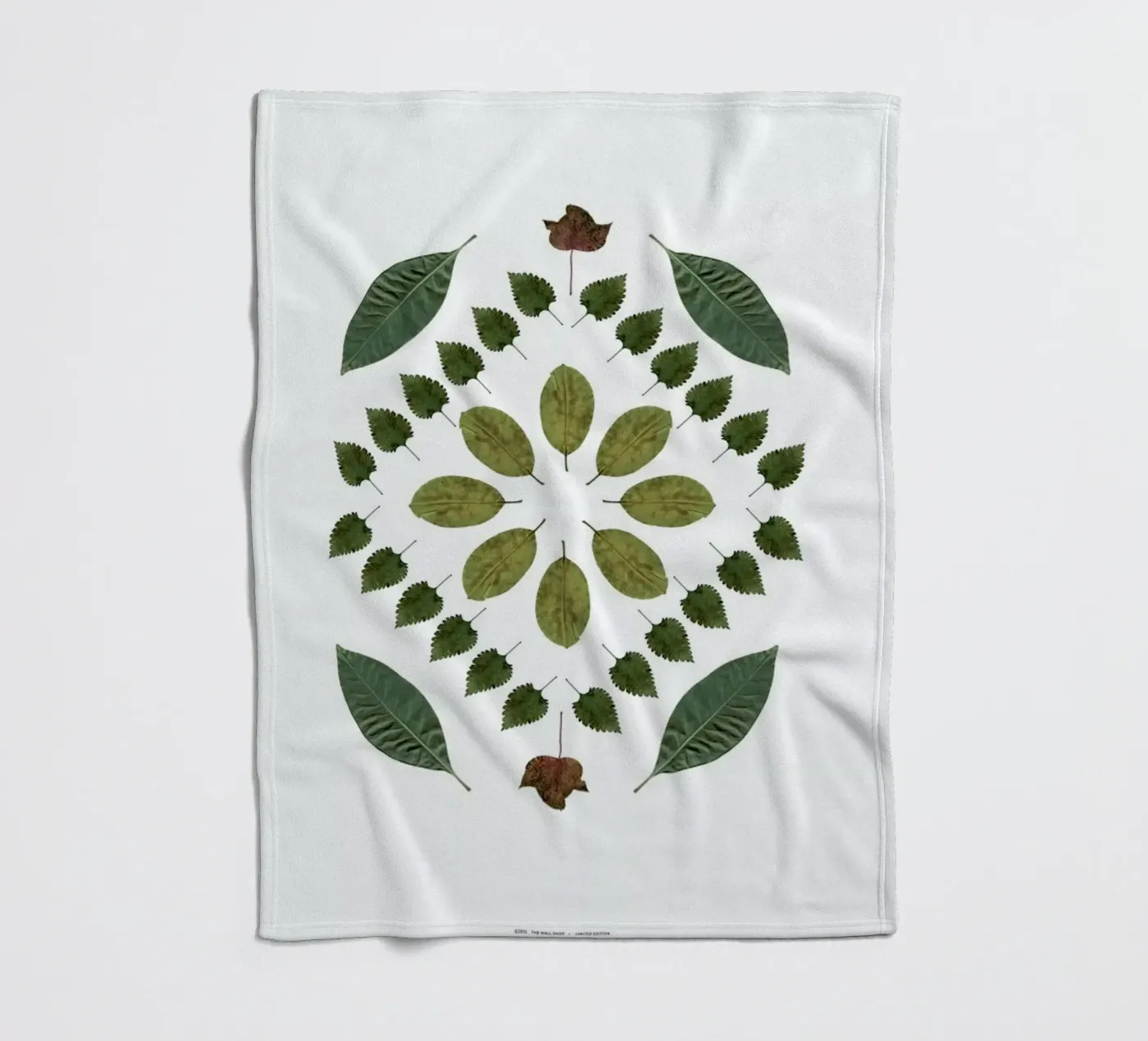 Botanicals 2 Fleecedecke von The Wall Shop