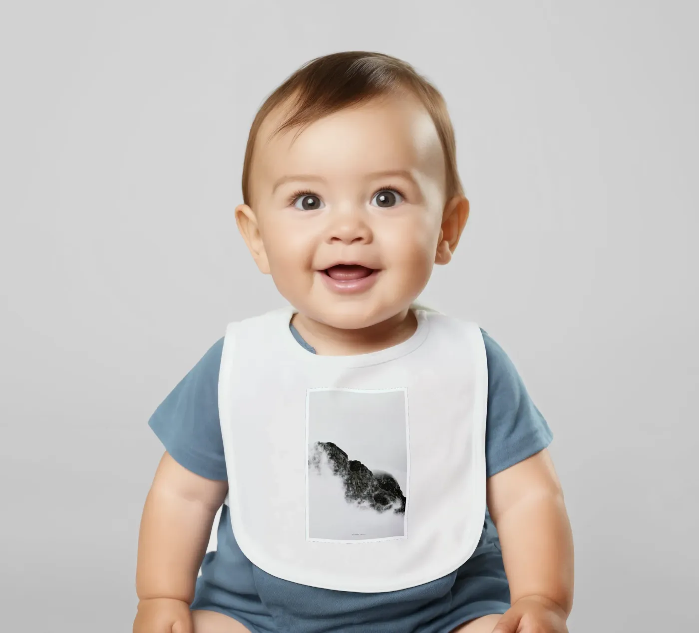 Mountain bavaglino da The Wall Shop