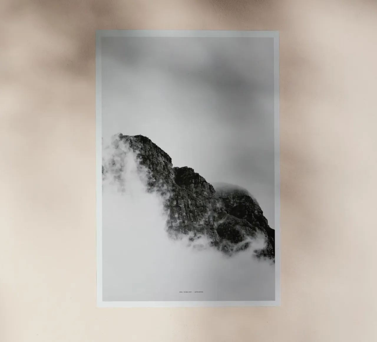 Mountain pellicola backlit da The Wall Shop