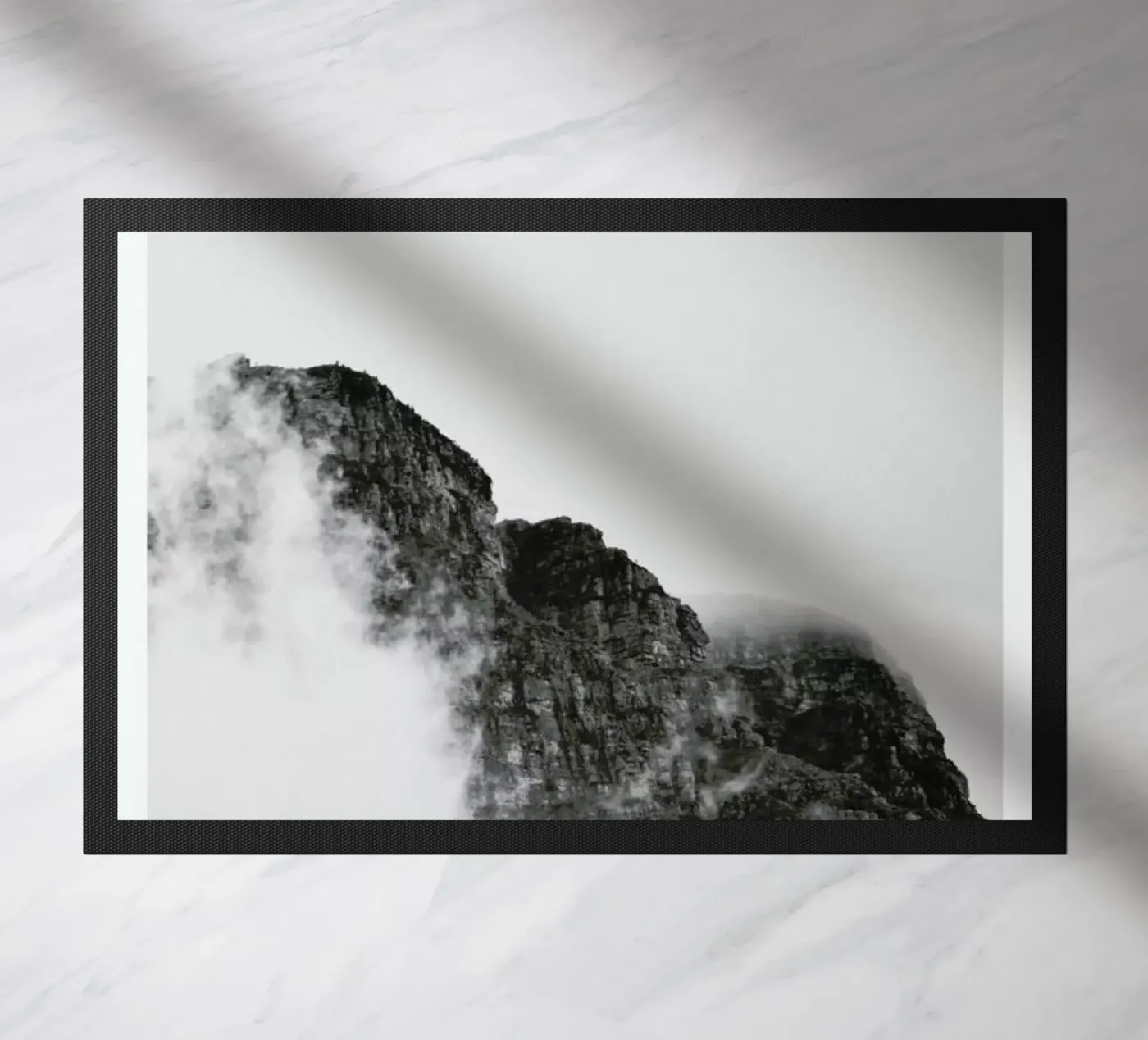 Mountain Fußmatte von The Wall Shop
