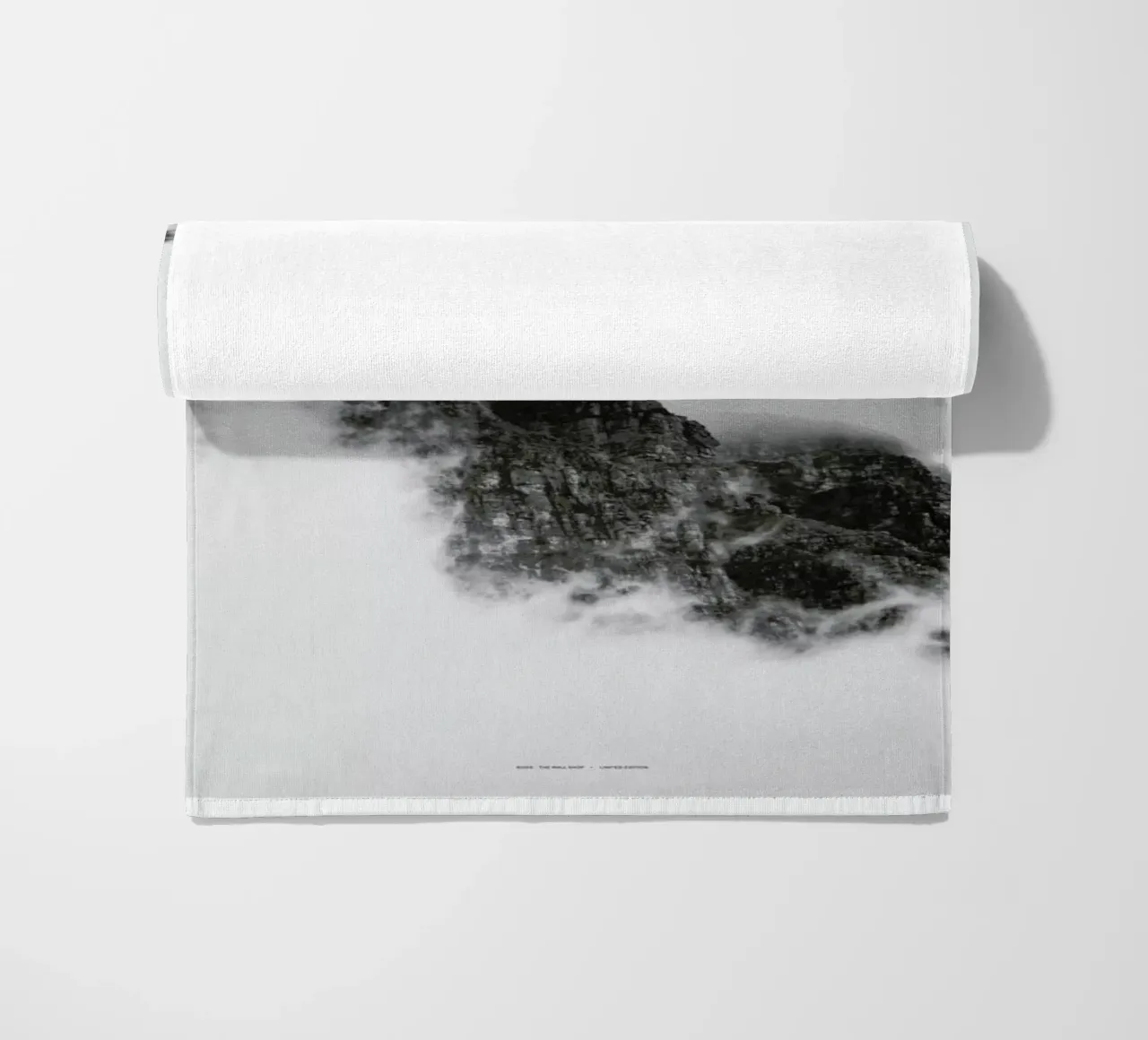 Mountain telo mare da The Wall Shop