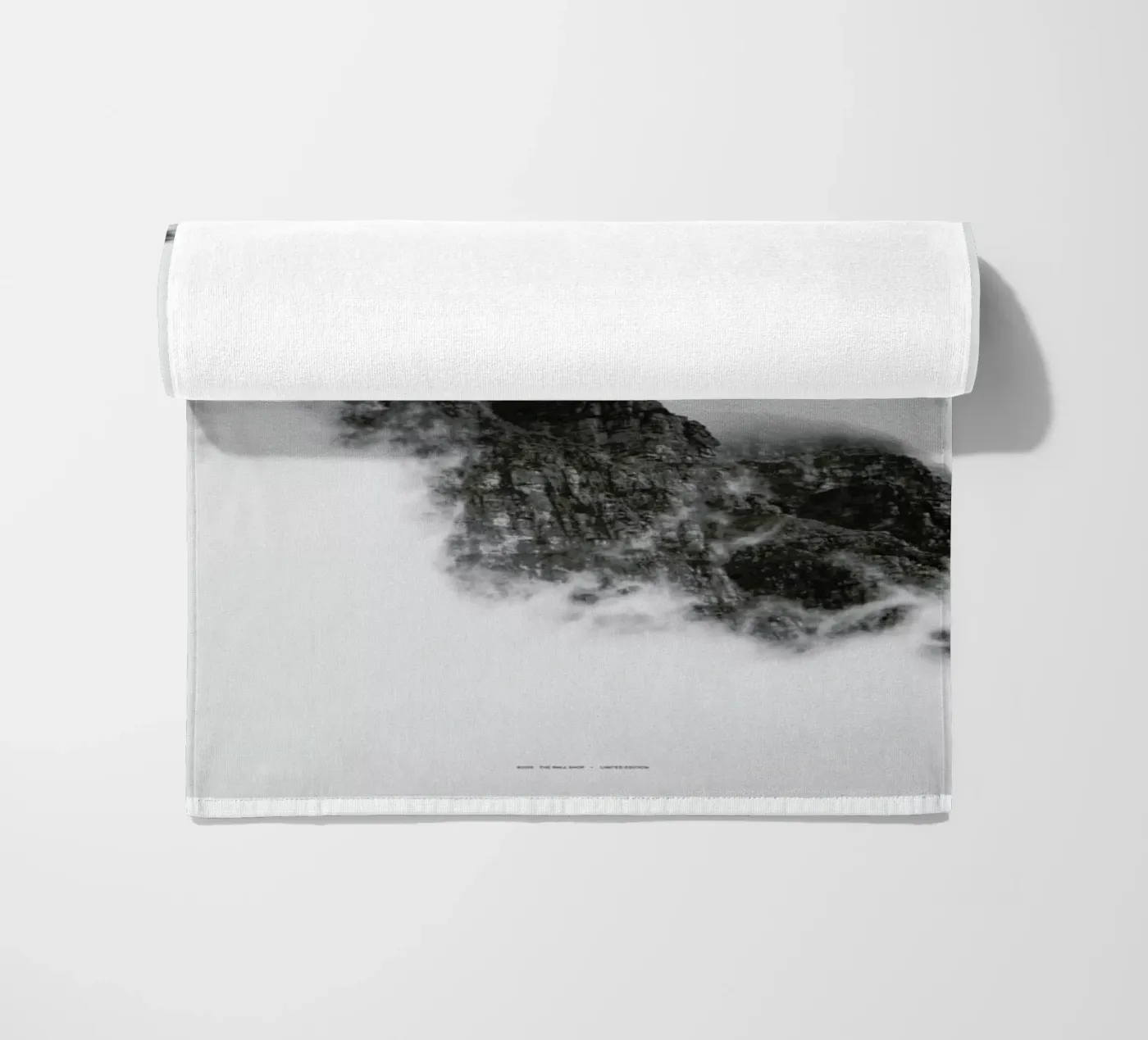 Mountain telo mare da The Wall Shop