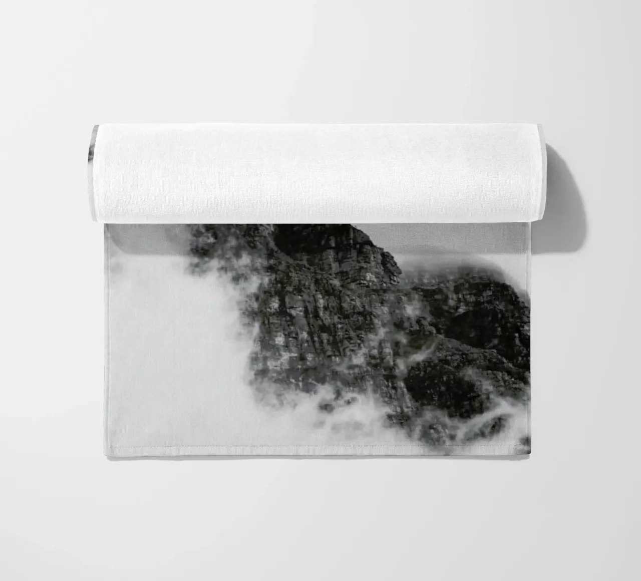 Mountain telo mare da The Wall Shop