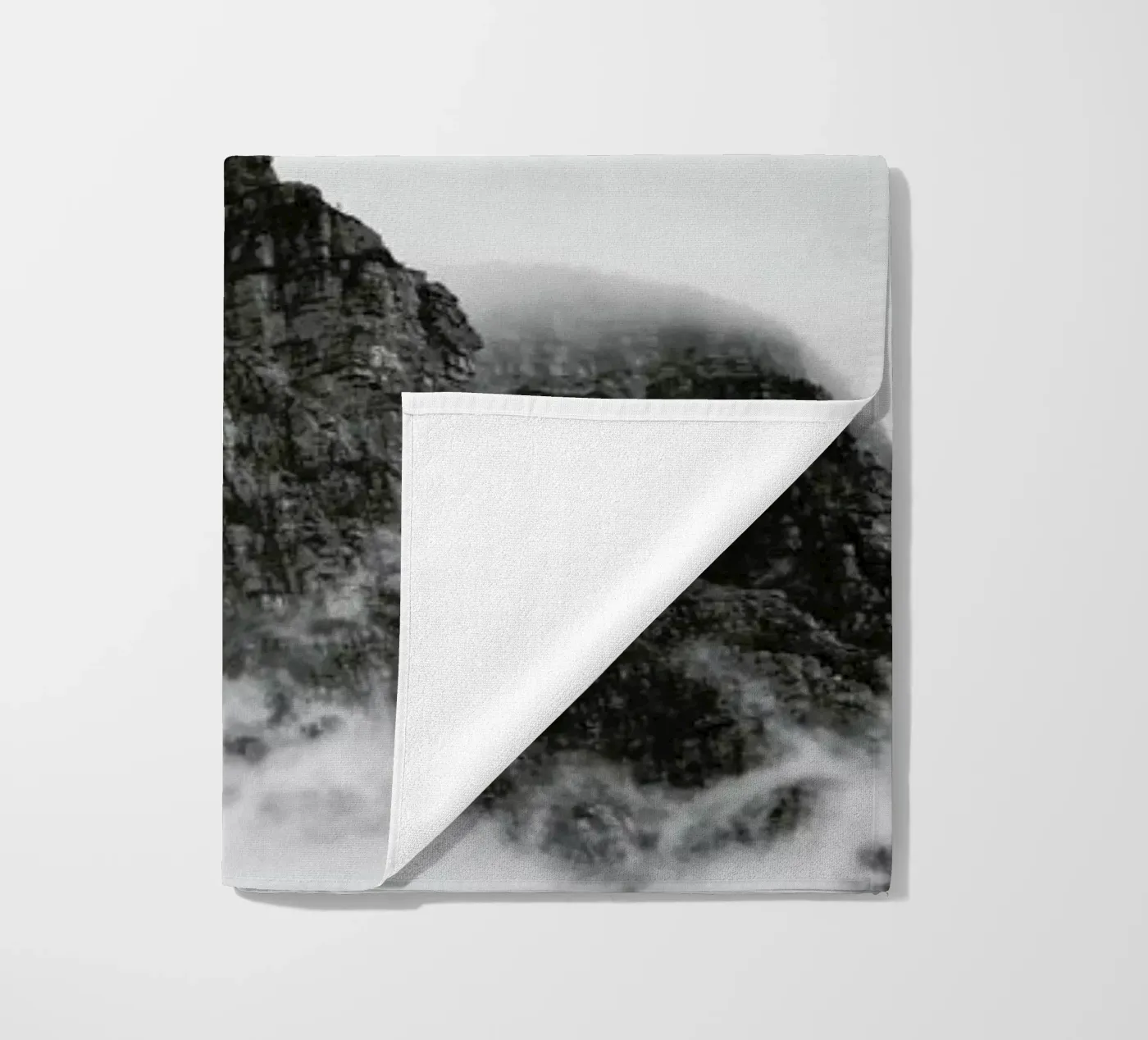 Mountain telo mare da The Wall Shop