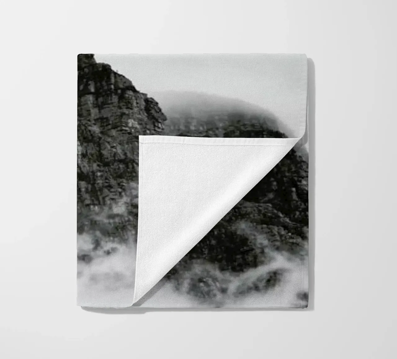 Mountain telo mare da The Wall Shop