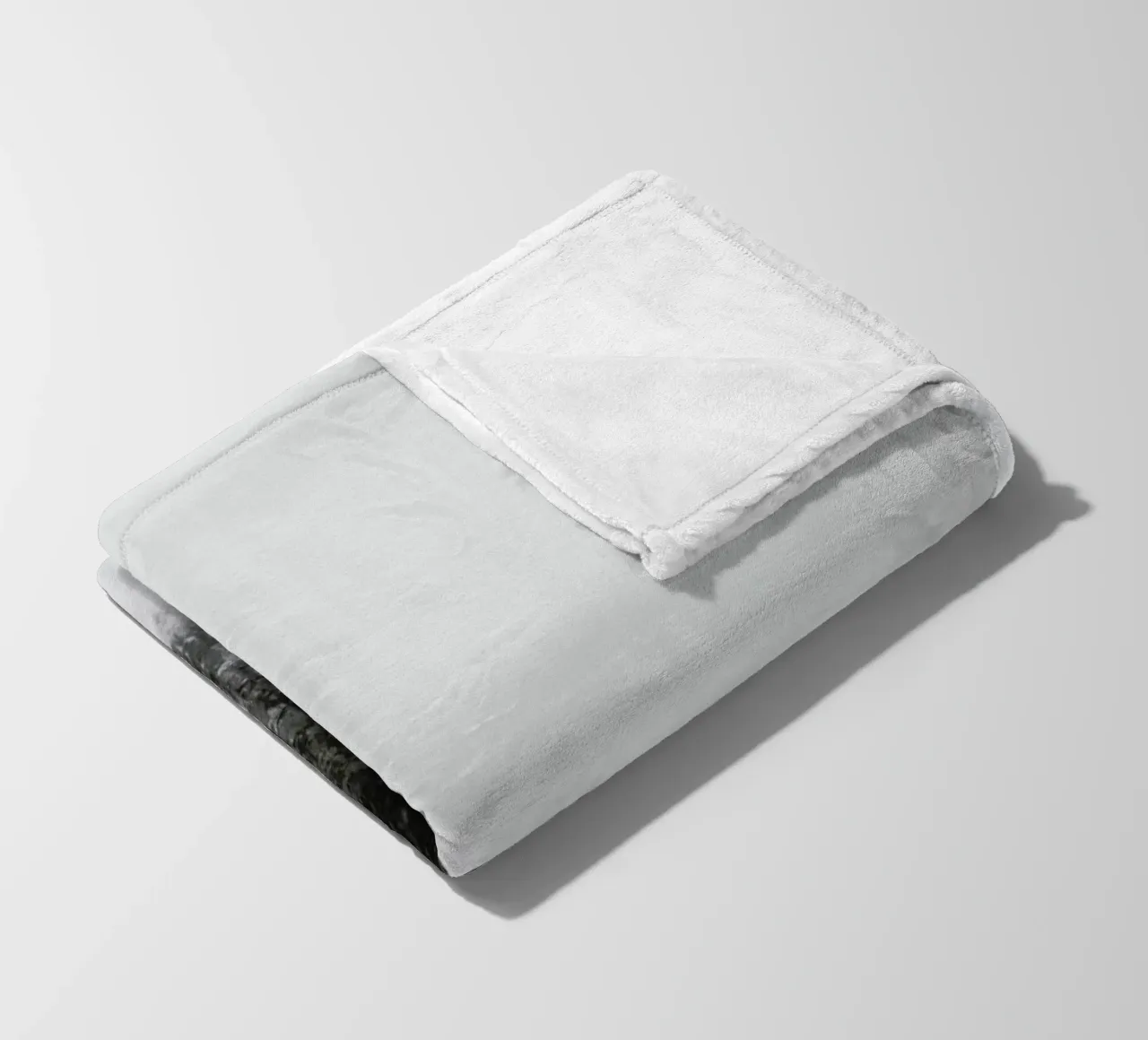 Mountain Fleecedecke von The Wall Shop