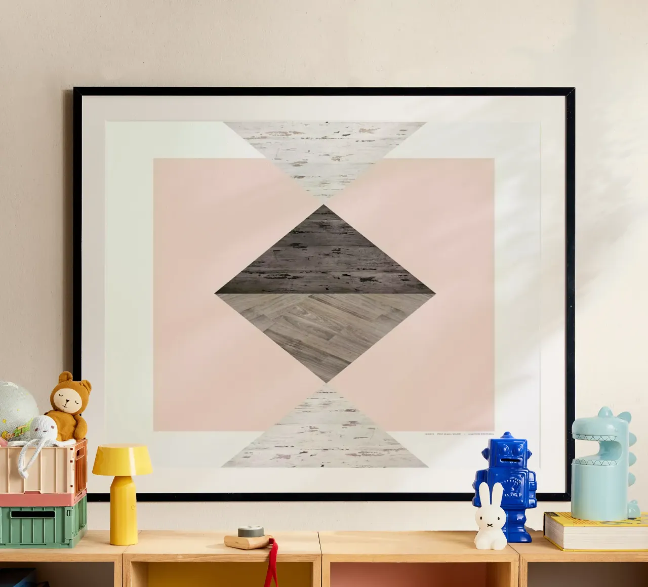Wood N.1 poster con telaio in legno da The Wall Shop