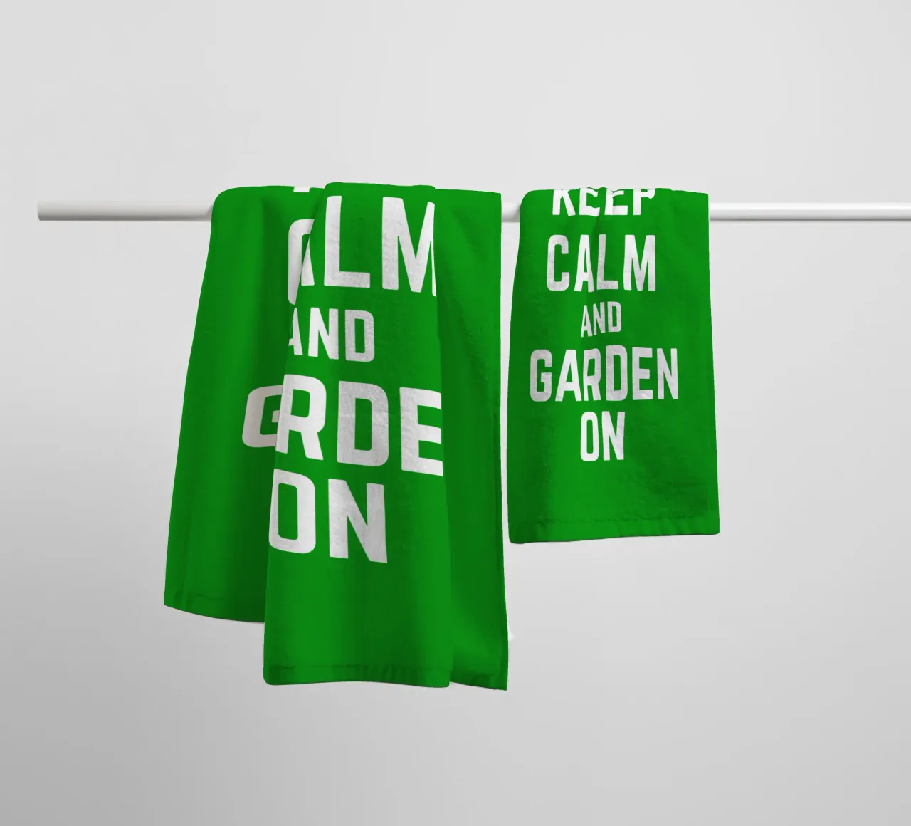 Keep calm and garden on Handtuch von mygreenvalue