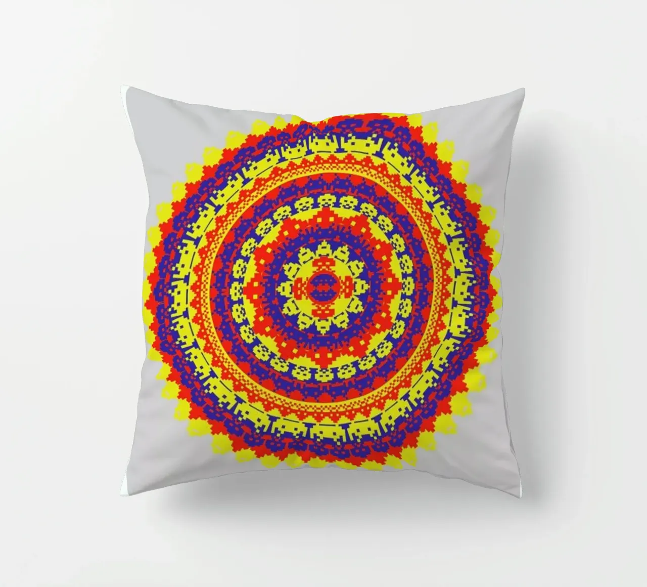 Space Invader Mandala cuscino da Olivier Marchand