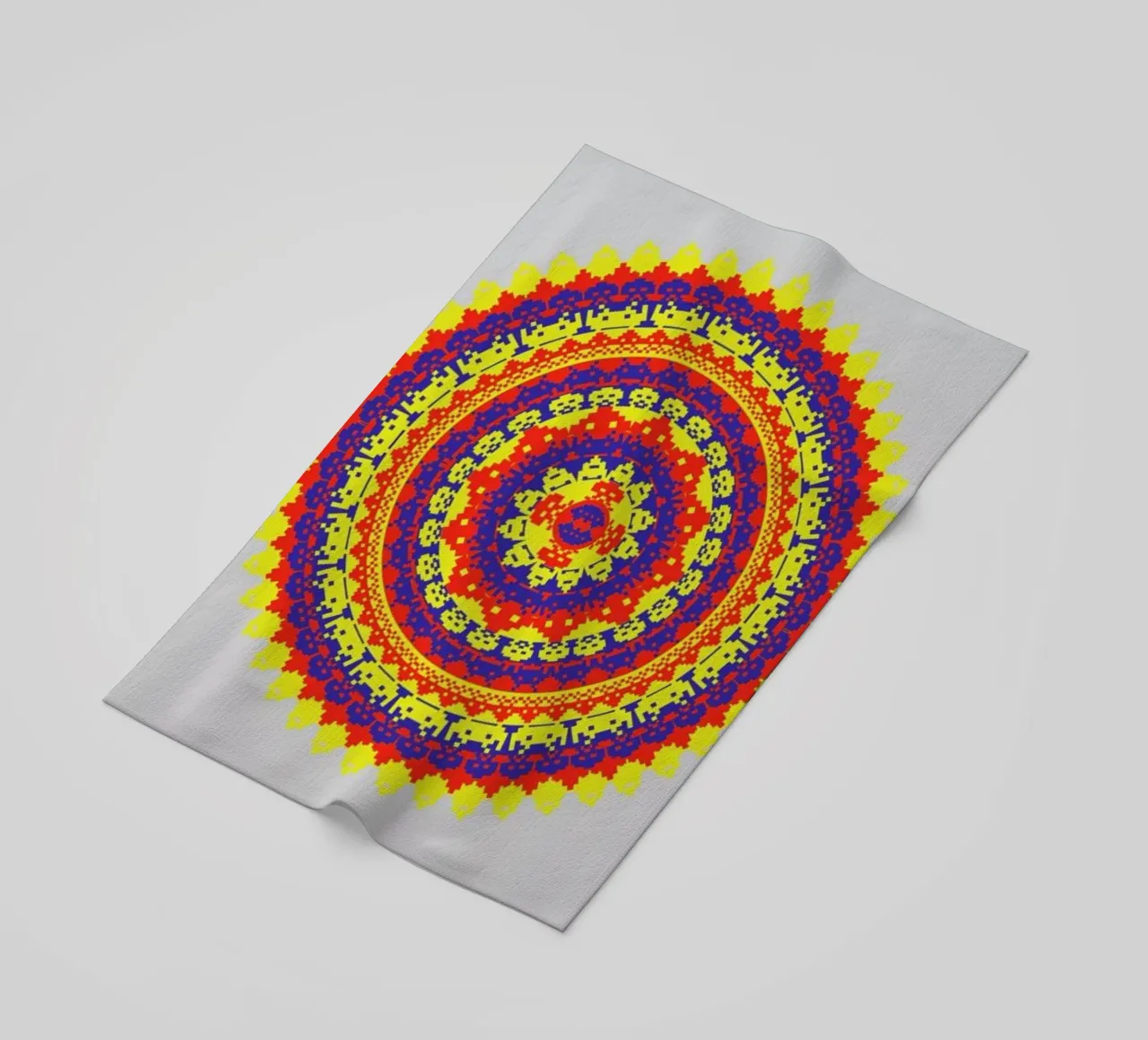 Space Invader Mandala telo mare da Olivier Marchand