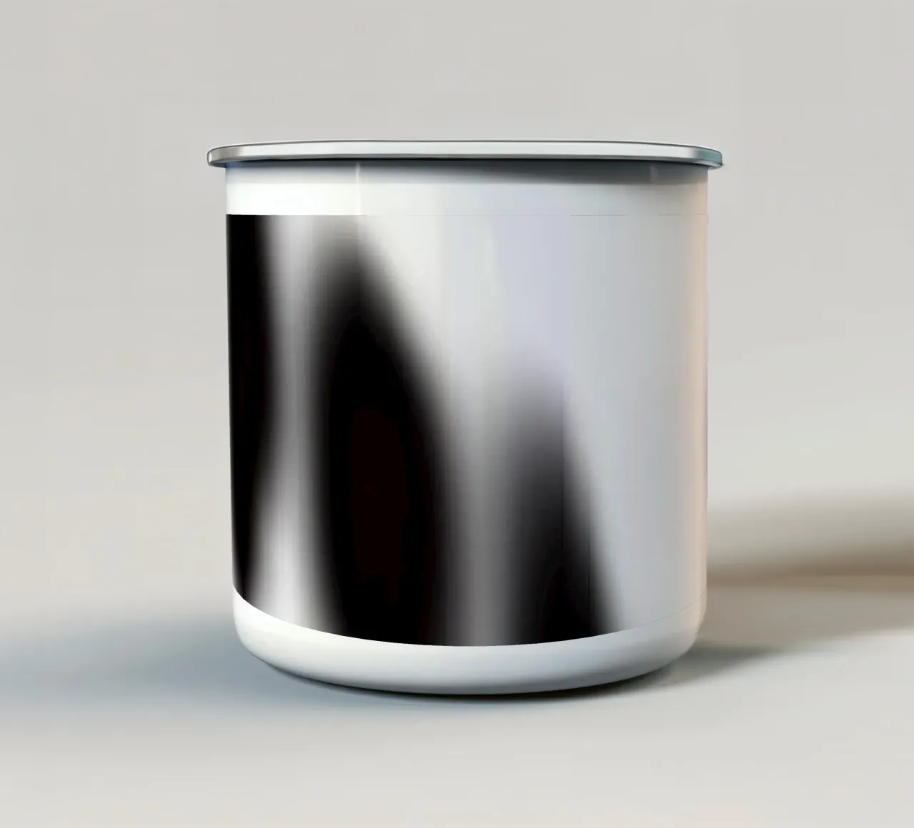 Primo piano tazza in smalto da Studio B