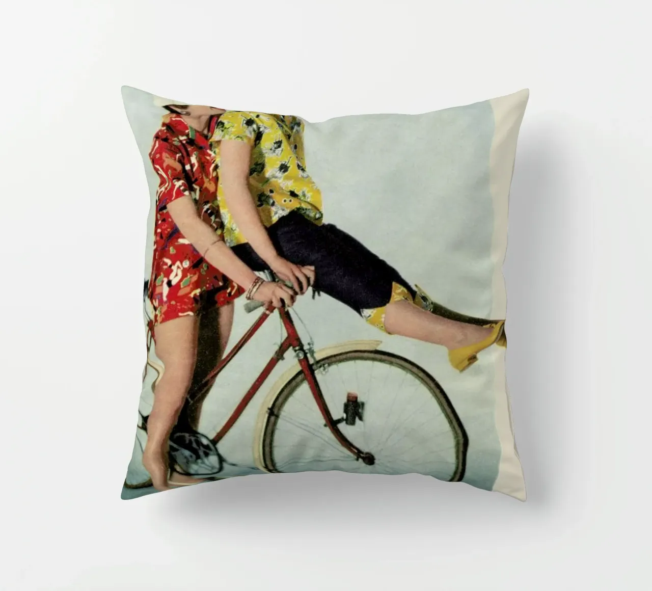 Cycling Is So Much Fun cuscino da Hemingway Design